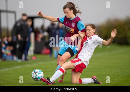 Poole, Regno Unito. 23 ottobre 2022. Gracie Billing durante la gara di fa Cup femminile tra Poole Town e Weymouth a Milborne St Andrew. Foto Stock