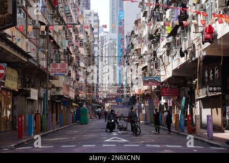 Meno persone dopo il blocco sotto COVID-19 Temple Street, in Giordania. 31JAN21 SCMP/Sam Tsang Foto Stock