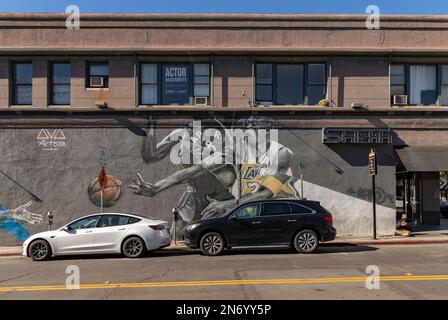 Un'immagine del murale di Kobe Bryant, su Schrader Boulevard, creato da artoon nel 2019. Foto Stock