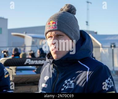 Umeå 20230210 Ott Tänak, Estonia, Ford Puma Rally1 Hybrid, durante una pausa nelle gare di venerdì nel Rally svedese, Campionato del mondo Rally Round 2. P Foto Stock