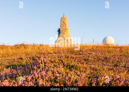 Montagne Vosges (Vogesen), montagna Grand Ballon (Großer Belchen), Memorial Diables Bleus Grand Ballon, stazione radar di controllo del traffico aereo in Alsazia (Elsass), Alto Reno (Oberelsass), Francia Foto Stock