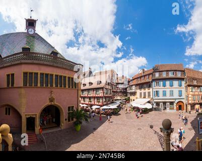 Colmar (Colmer, Kolmar), le Koifhus o Ancienne Douane, Grand Rue, Rue des Marchands (Merchants Street), case a graticcio, ristoranti, Città Vecchia in Alsazia (Elsass), Alto Reno (Oberelsass), Francia Foto Stock