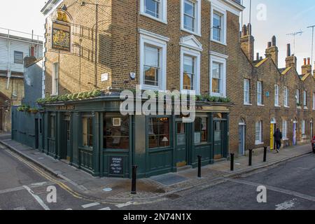 Esterno del pub Kings Arms in Roupell Street, Londra, Regno Unito. Foto Stock