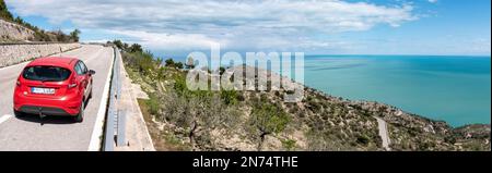 Bel paesaggio montano a Manfredonia sulla Penisola del Gargano, Italia Foto Stock
