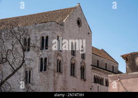 Facciata posteriore della basilica di San Nicola a Bari, Italia meridionale Foto Stock