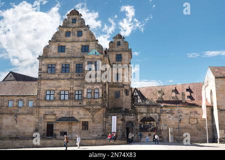 L'antica Alte Hofhaltung medievale vicino alla cattedrale di Bamberga, in Germania Foto Stock