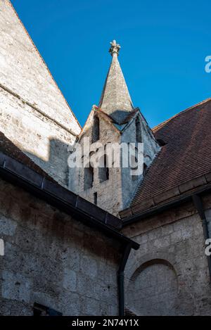 Belle corti medievali del Castello di Burghausen in Baviera, Germania Foto Stock