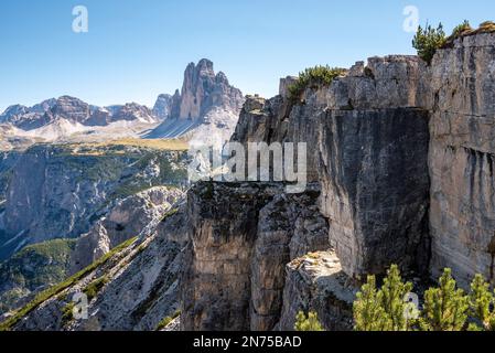 Resti di fortificazioni militari sul Monte piano nelle Alpi dolomitiche, costruite durante la prima guerra mondiale, il Tirolo meridionale Foto Stock