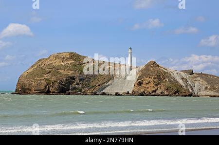 Faro sulla scogliera - Castlepoint - Nuova Zelanda Foto Stock