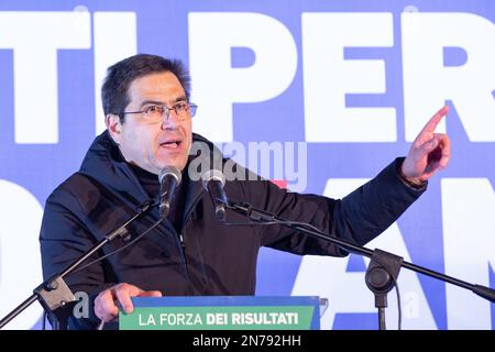 Roma, Italia. 10th Feb, 2023. Alessio D'Amato partecipa al rally di chiusura della campagna elettorale per le elezioni della Regione Lazio nel quartiere di Garbatella a Roma (Foto di Matteo Nardone/Pacific Press/Sipa USA) Credit: Sipa USA/Alamy Live News Foto Stock