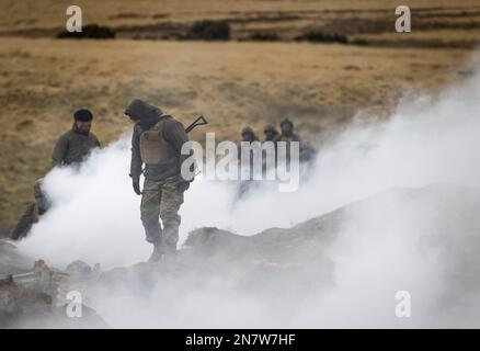 REGNO UNITO. 10th Feb, 2023. INGHILTERRA DEL NORD - Un soldato ucraino durante un'operazione di addestramento Interflex. Durante questa operazione, i marinai olandesi addestrano i soldati per l'esercito ucraino. ANP SEM VAN DER WAL netherlands OUT - belgium OUT Credit: ANP/Alamy Live News Foto Stock