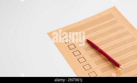 questionario di voto non completato ad angolo alto Foto Stock