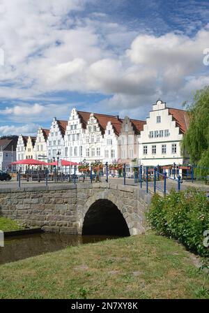 Friedrichstadt al fiume Treene, Frisia del Nord, Schleswig-Holstein, Germania Foto Stock