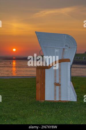 Serata a Vollerwiek sulla penisola di Eiderstedt al Mare del Nord, Frisia del Nord Germania Foto Stock