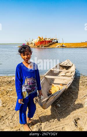 Bambini arabi paludi, paludi mesopotamiane, Ahwar del sud dell'Iraq, sito dell'UNESCO, Iraq Foto Stock