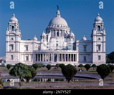 Il Victoria Memorial è un grande edificio in marmo di Kolkata, dedicato alla memoria della Regina Vittoria di Kolkata o Calcutta, Bengala Occidentale, India Foto Stock