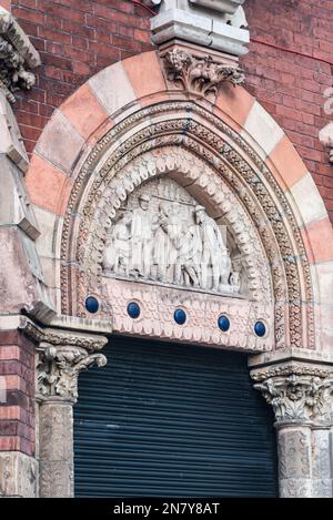 Ingresso principale alla Southbank House/ China Works la vecchia fabbrica Royal Doulton a Lambeth Foto Stock