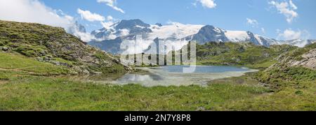 Altopiano d'Emparis e la catena montuosa delle Grandes Rousses delle Alpi francesi, Savoia, francia Foto Stock