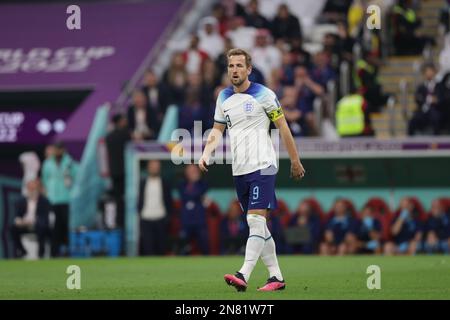 Al Khor, Qatar. 10th Nov 2022. Harry Kane d'Inghilterra visto durante la Coppa del mondo FIFA Qatar 2022 Quarter finale partita tra Inghilterra e Francia al Bayt Stadium. Punteggio finale: Inghilterra 1:2 Francia. (Foto di Grzegorz Wajda/SOPA Images/Sipa USA) Credit: Sipa USA/Alamy Live News Foto Stock