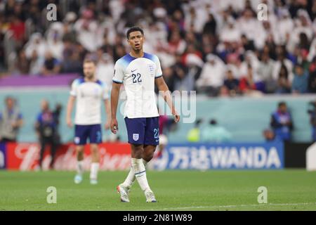 Al Khor, Qatar. 10th Nov 2022. Jude Bellingham d'Inghilterra visto durante la Coppa del mondo FIFA Qatar 2022 quarti di finale partita tra Inghilterra e Francia al Bayt Stadium. Punteggio finale: Inghilterra 1:2 Francia. (Foto di Grzegorz Wajda/SOPA Images/Sipa USA) Credit: Sipa USA/Alamy Live News Foto Stock