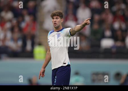 Al Khor, Qatar. 10th Nov 2022. John Stones of England reagisce durante la Coppa del mondo FIFA Qatar 2022 quarti di finale partita tra Inghilterra e Francia al Bayt Stadium. Punteggio finale: Inghilterra 1:2 Francia. (Foto di Grzegorz Wajda/SOPA Images/Sipa USA) Credit: Sipa USA/Alamy Live News Foto Stock