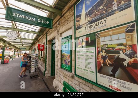 Inghilterra, Dorset, Isola di Purbeck, Swanage, Swanage Stazione ferroviaria piattaforma Foto Stock