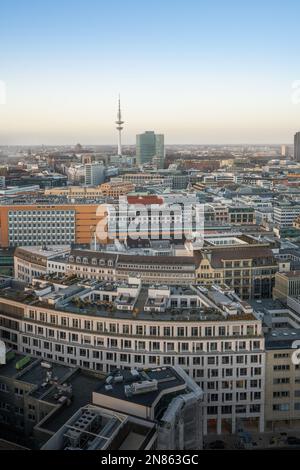 Veduta aerea di Amburgo con la Heinrich Hertz Tower - Amburgo, Germania Foto Stock