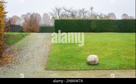 Il giardino della scultura fluida dell'artista Giuseppe Penone ai giardini di Venaria reale, Torino, Piemonte nel nord Italia - Europa, Reggia di Venaria Foto Stock