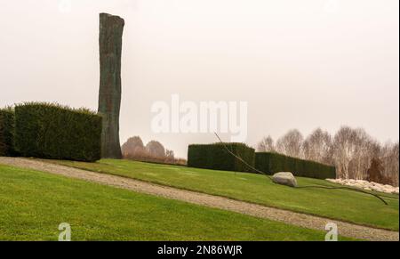 Il giardino della scultura fluida dell'artista Giuseppe Penone ai giardini di Venaria reale, Torino, Piemonte nel nord Italia - Europa, Reggia di Venaria Foto Stock