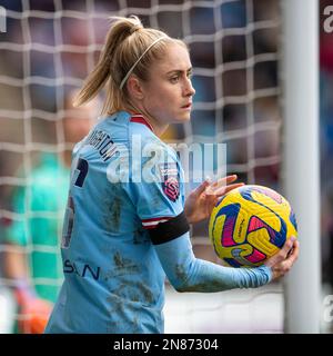 Steph Houghton #6 di Manchester City durante la partita della Super League femminile di Barclays fa tra Manchester City e l'Arsenal all'Academy Stadium di Manchester sabato 11th febbraio 2023. (Foto: Mike Morese | NOTIZIE MI) Credit: NOTIZIE MI & Sport /Alamy Live News Foto Stock