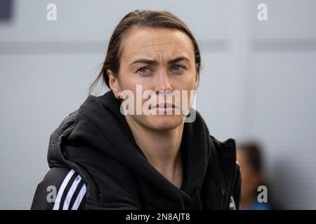 Giocatore dell'Arsenal che arriva all'Academy Stadium durante la partita di Super League delle Donne di Barclays fa tra Manchester City e l'Arsenal all'Academy Stadium di Manchester sabato 11th febbraio 2023. (Foto: Mike Morese | NOTIZIE MI) Credit: NOTIZIE MI & Sport /Alamy Live News Foto Stock