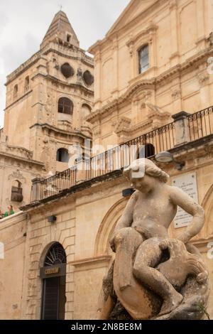 A noto, Italia/ il 08/01/22, la Chiesa di San Francesco d’Assisi all’Immacolata ha iconto uno dei più importanti edifici religiosi di noto. Foto Stock