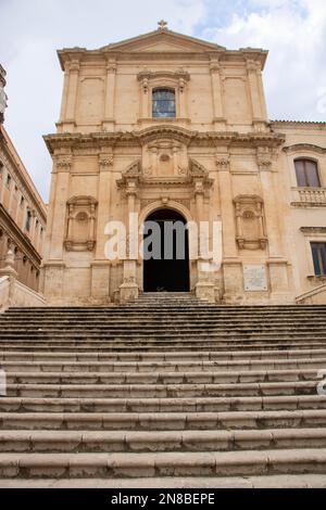 A noto, Italia/ il 08/01/22, la Chiesa di San Francesco d’Assisi all’Immacolata ha iconto uno dei più importanti edifici religiosi di noto. Foto Stock