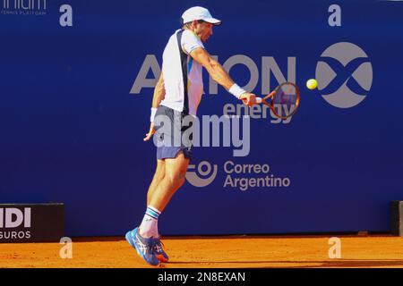 Buenos Aires, Argentina, 11th feb 2023, Nicolas Jarry (chi) durante una partita per il primo turno di qualifyng Argentina Open ATP 250 al Central Court of Buenos Aires Lawn Tennis Club. Credit: Néstor J. Beremblum/Alamy Live News Foto Stock