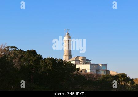 El Faro de Cabo Mayor la Casa delle luci del grande capo a Santander Cantabria Spagna UN edificio in pietra completato nel 1839 Foto Stock