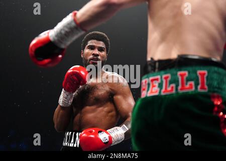 Zak Chelli in azione contro Anthony Sims Jr all'OVO Arena Wembley, Londra. Data immagine: Sabato 28 gennaio 2023. Foto Stock