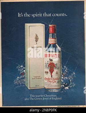 Beefeater London Distilled Dry gin magazine advertisement 1981, paper advertt the New York Times magazine Foto Stock