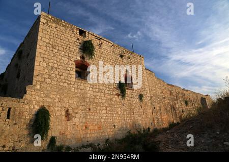 Fort George è stato costruito dagli inglesi, isola di Vis, Croazia Foto Stock