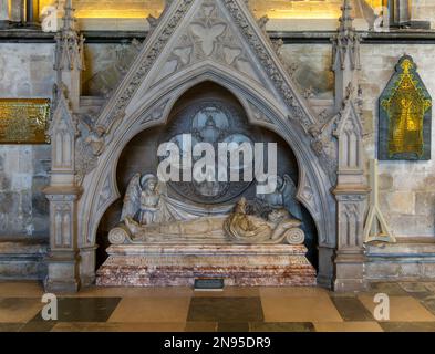 George Moberly (1803-1885) tomba commemorativa, Salisbury cattedrale chiesa, Wiltshire, Inghilterra, Regno Unito Foto Stock