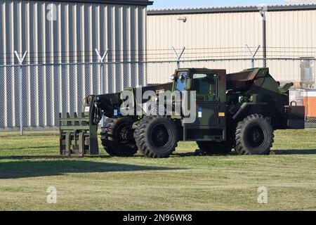 Prefettura di Kanagawa, Giappone - 25 ottobre 2020: Carrello elevatore per tutti i terreni dell'esercito degli Stati Uniti Sky Trak ATLAS II. Foto Stock