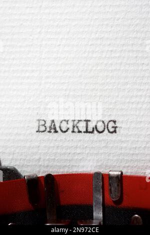 Parola backlog scritta con una macchina da scrivere. Foto Stock