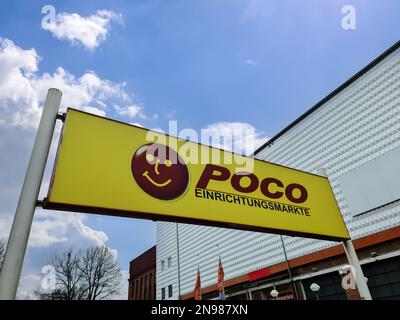 Kiel, Germania - 11 febbraio 2023: Ingresso al negozio di mobili del marchio Poco Foto Stock