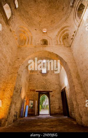 L'interno della chiesa arabo-normanna di San Giovanni degli Eremiti Foto Stock