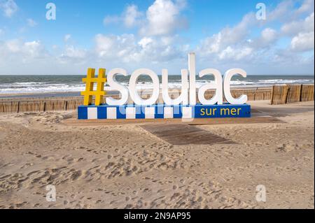 La spiaggia di Soulac-sur-Mer vanta l'hashtag instagram, località balneare sulla costa atlantica francese, in Francia Foto Stock