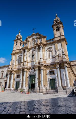 La chiesa barocca di San Domenico nel centro storico di Palermo, in Sicilia Foto Stock
