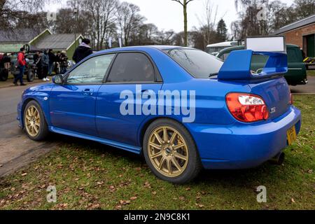 2003 Subaru Impreza WRX STI, in mostra all'Assemblea Giapponese tenutasi presso il Bicester Heritage Centre il 29th gennaio 2023. Foto Stock