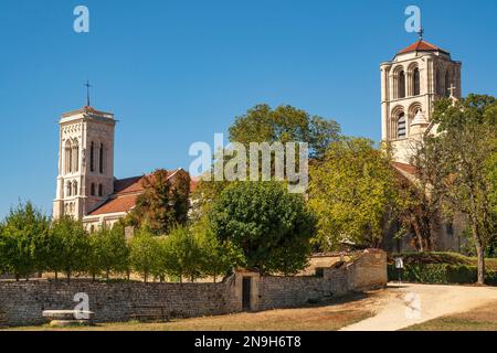 La basilica Sainte-Marie-Madeleine chiesa pellegrina di Vézelay sulla strada di Giacobbe, Vézélay, Borgogna, Francia Foto Stock