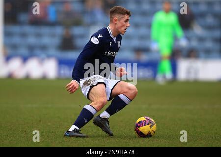 Dundee, Scozia, Regno Unito. 12th febbraio 2023; Dens Park, Dundee, Scozia: Campionato scozzese di calcio Dundee contro Cove Rangers; Luke McCowan di Dundee Credit: Action Plus Sports Images/Alamy Live News Foto Stock