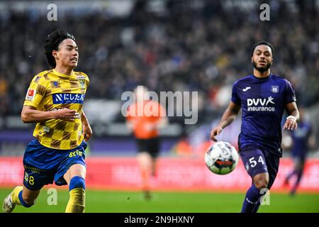 Daichi Hayashi di STVV ha mostrato in azione durante una partita di calcio tra RSC Anderlecht e Sint-Truidense VV STVV, domenica 12 febbraio 2023 ad Anderlecht, Bruxelles, il giorno 25 della prima divisione del campionato belga della 'Jupiler Pro League' 2022-2023. BELGA FOTO TOM GOYVAERTS Foto Stock