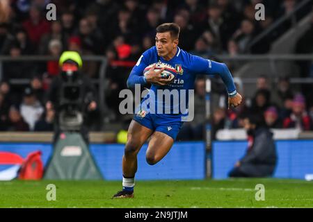 Pierre Bruno d'Italia fa una pausa durante il 2023 Guinness 6 Nations Match Inghilterra vs Italia al Twickenham Stadium, Twickenham, Regno Unito, 12th febbraio 2023 (Photo by Craig Thomas/News Images) Foto Stock